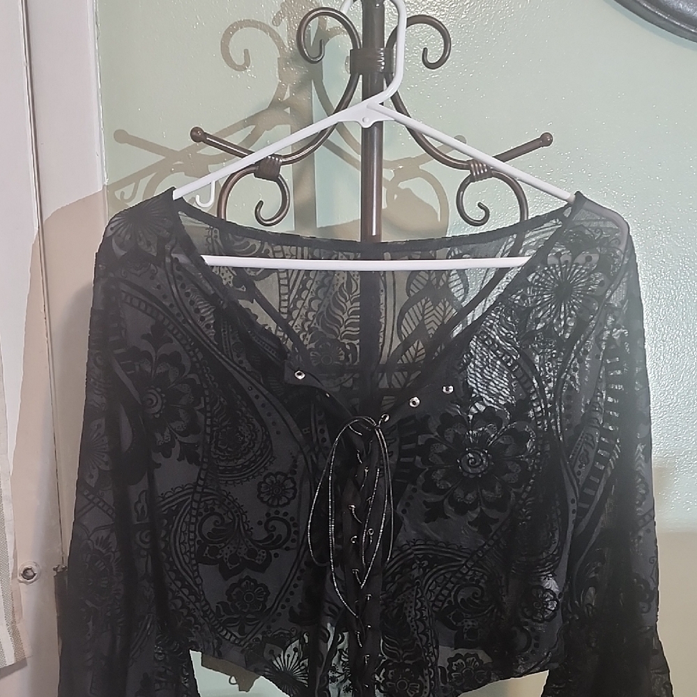 SHEIN Black Lace Crop Top